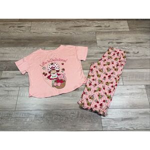 Strawberry Shortcake top and Capri pant pajama set size M